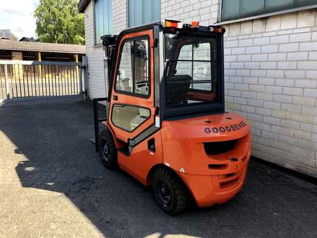 Вилочный погрузчик Goodsense FD 25
