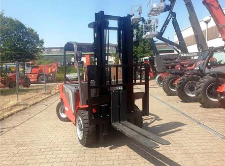 Вилочный погрузчик Manitou ME 450