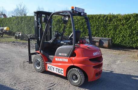 Вилочный погрузчик Manitou MI 25 D