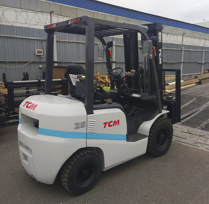 Дизельный вилочный погрузчик TCM FHD 25 C3A