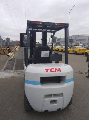 Дизельный вилочный погрузчик TCM FHD 25 T3A