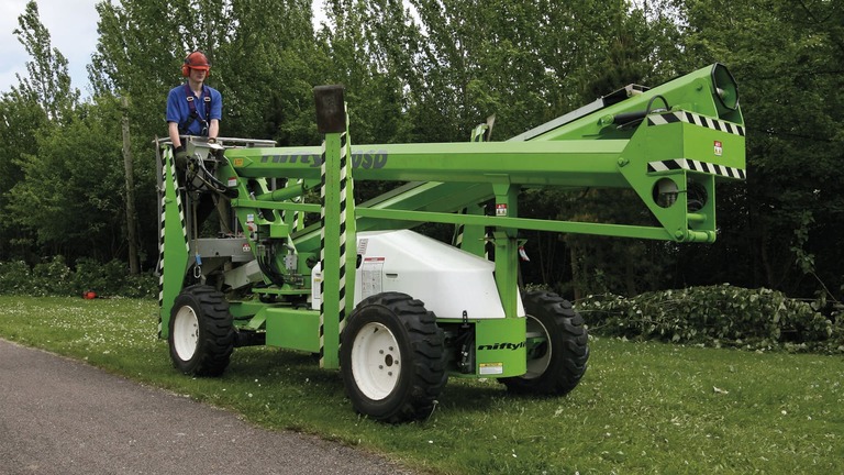 Коленчатый подъемник Niftylift SD 170 4x4