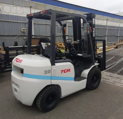 Газобензиновый вилочный погрузчик TCM FHG 25 T3