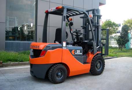 Вилочный погрузчик Goodsense FD 25