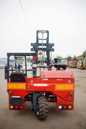 Мобильный вилочный погрузчик Moffett M9