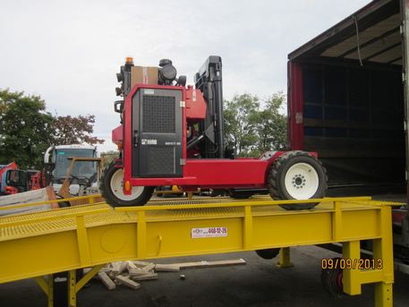 Мобильный вилочный погрузчик Moffett M9