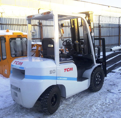 Дизельный вилочный погрузчик TCM FD 30 C3Z