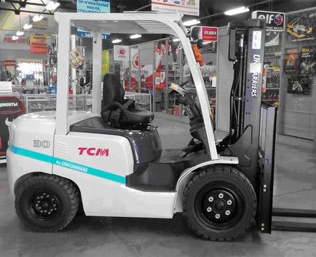 Газобензиновый вилочный погрузчик TCM FG 30 T3